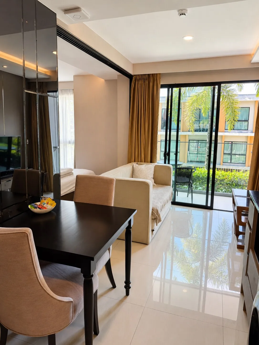 Deluxe Pool View 40 м² — апартаменты 7105 в Mida Grande Resort Phuket